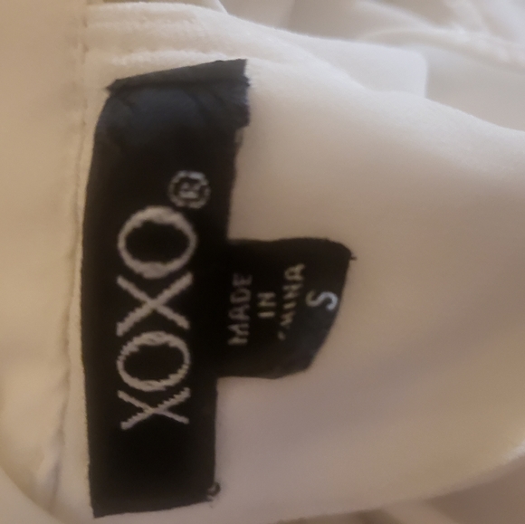 White/light ivory sleeveless beautiful ruffle top. Size small - Picture 5 of 6